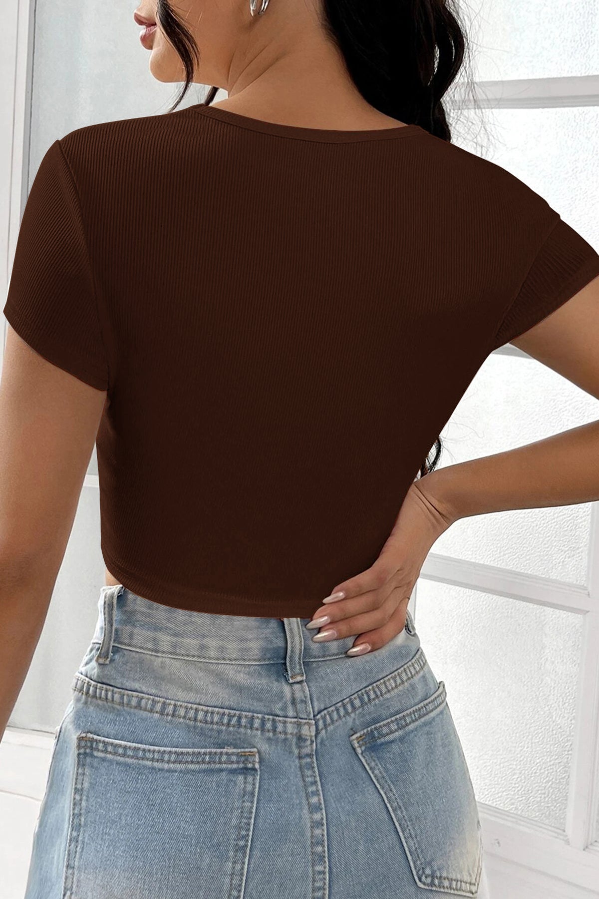 Kadın Kahverengi Yarım Kol Düz Yaka Crop Top Bluz