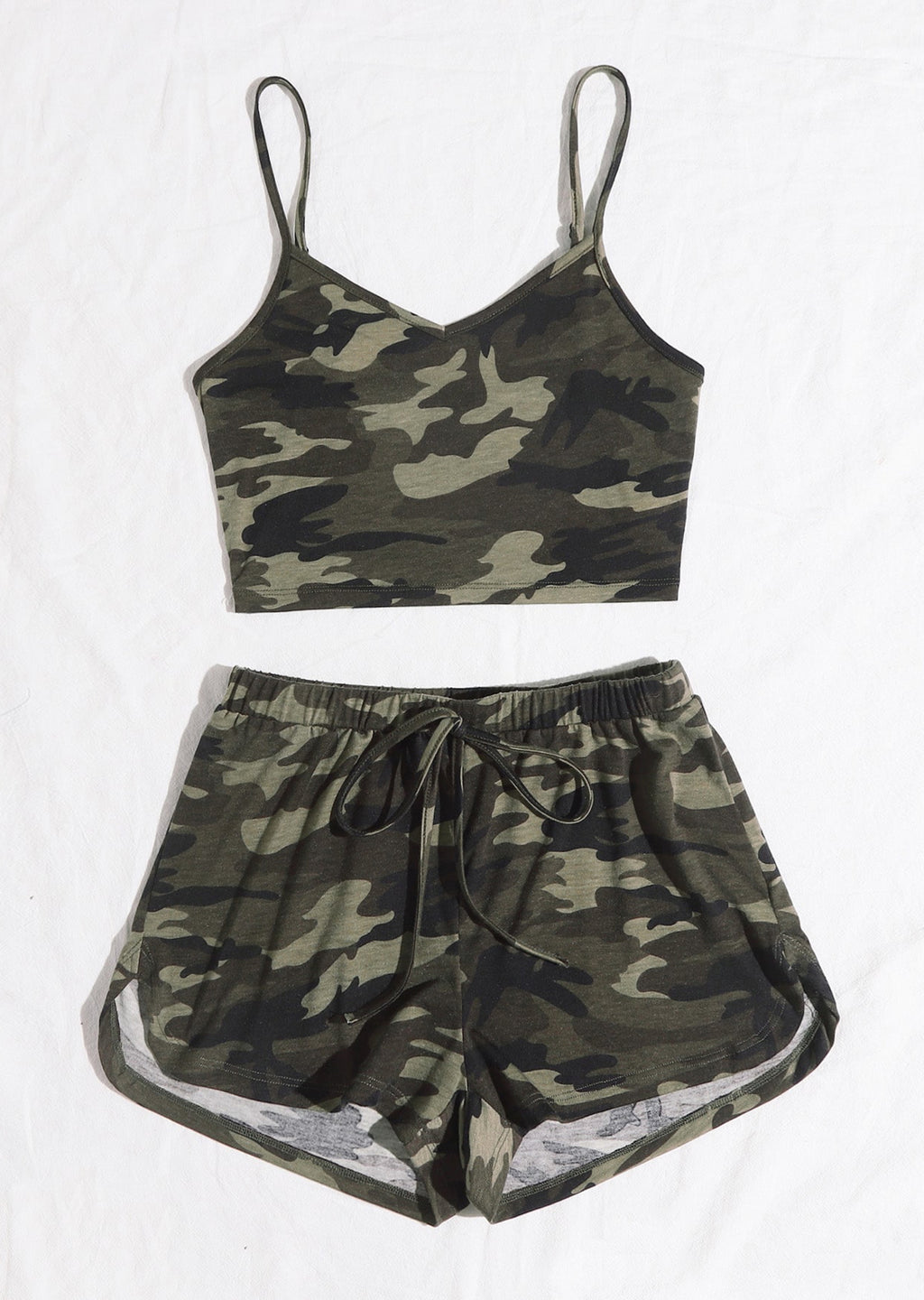 Kadın Kamuflaj Desenli Askılı Crop Top ve Şortlu Gecelik Takım