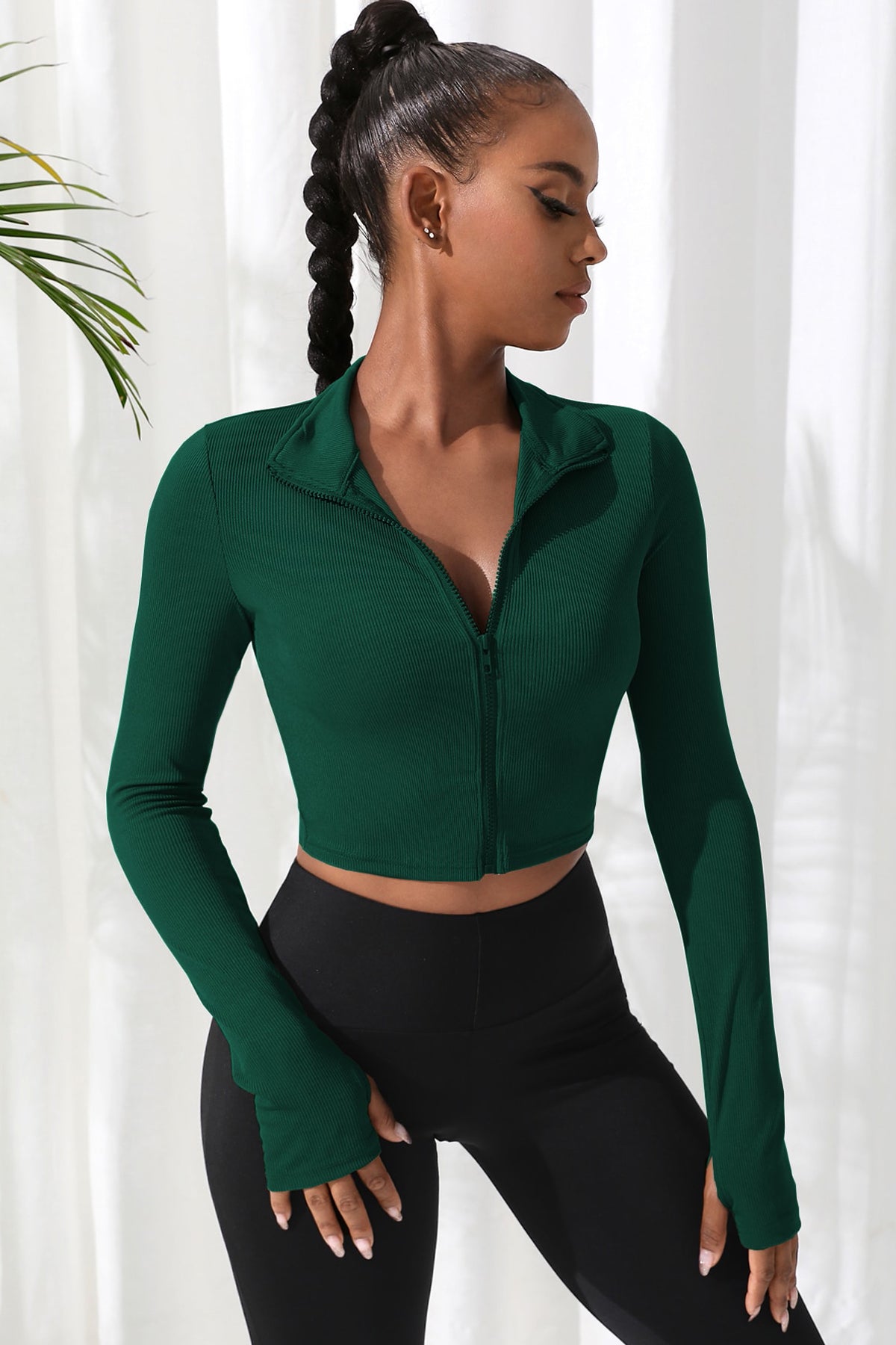 Kadın Yeşil Uzun Kol Fermuarlı Parmak Geçme Detaylı Dik Yaka Crop Top Bluz