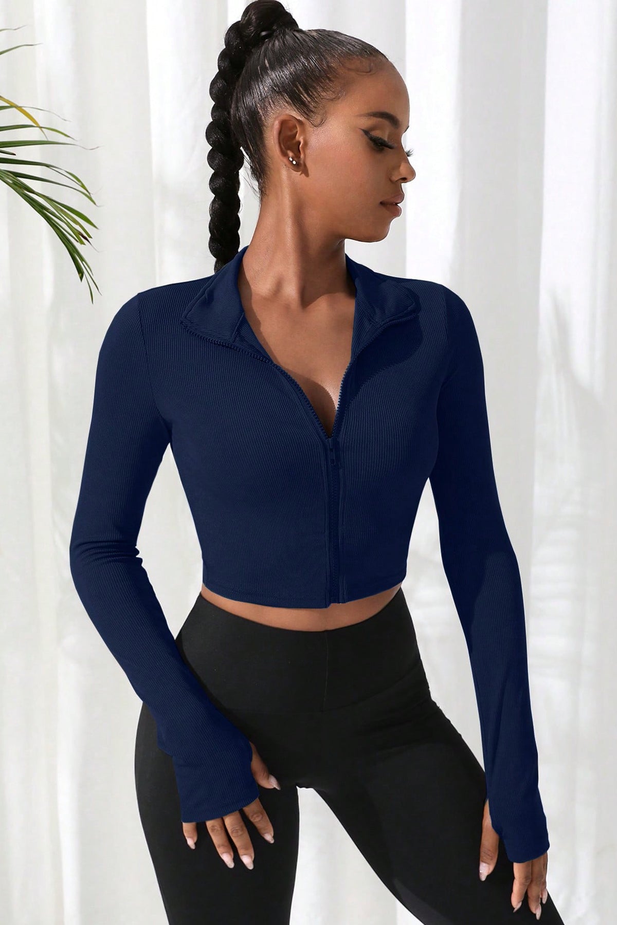 Kadın Lacivert Uzun Kol Fermuarlı Parmak Geçme Detaylı Dik Yaka Crop Top Bluz