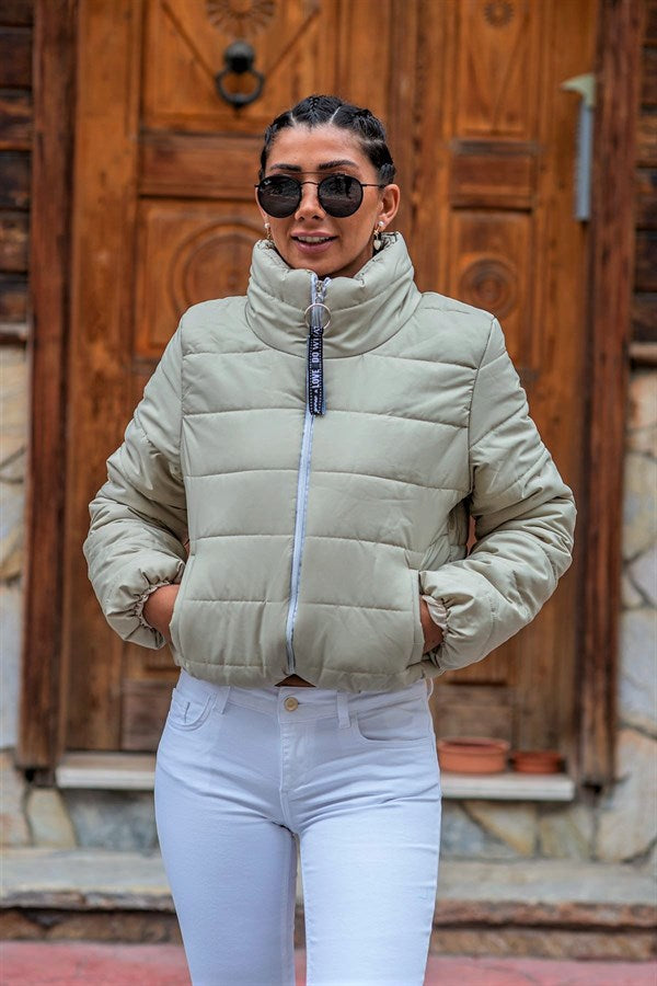 Bej Dik Yaka Su Geçirmez Kısa Şişme Mont
