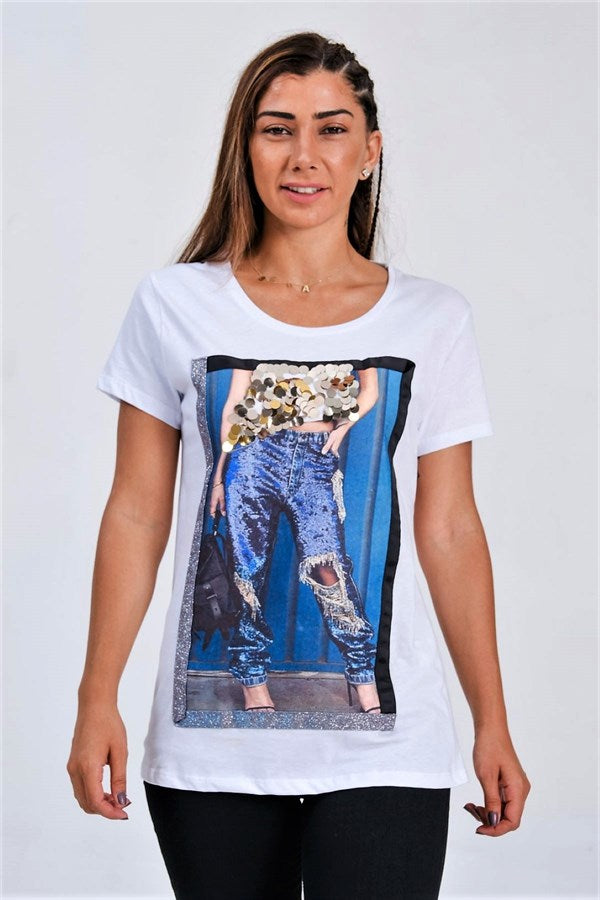 Beyaz Baskılı Pul İşlemeli Sim Şeritli T-Shirt