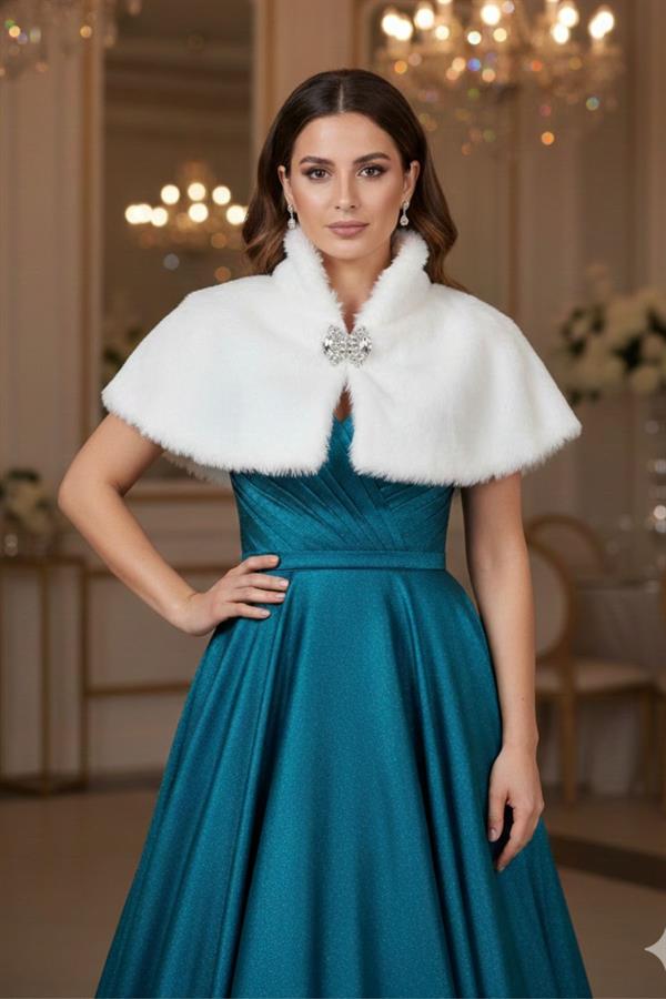 Beyaz Broşlu Kürk Etol Bolero