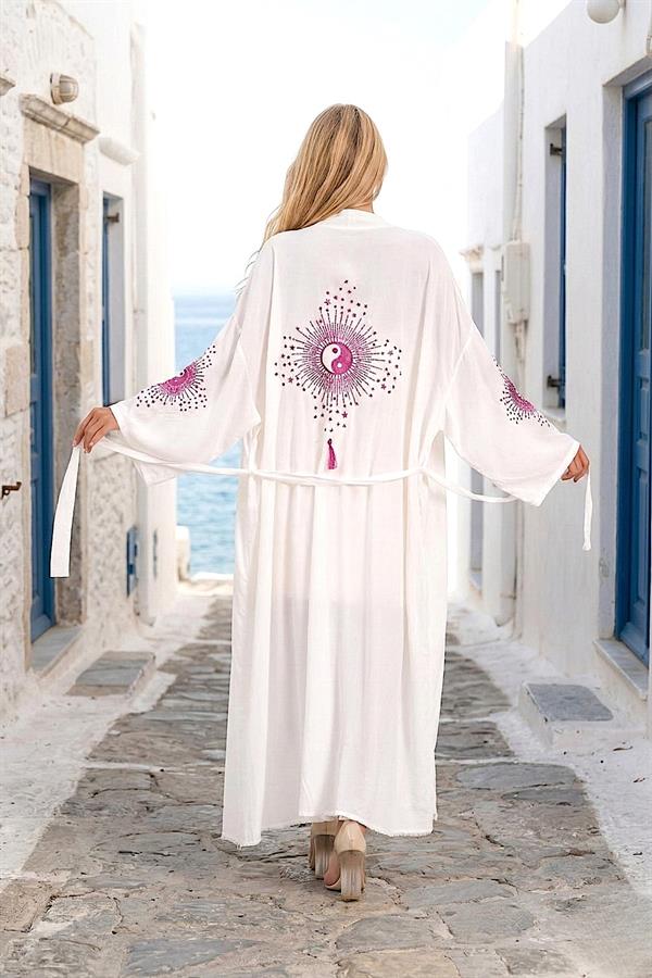 Beyaz Sırtı Ve Kolları Nakışlı Püsküllü Uzun Kimono
