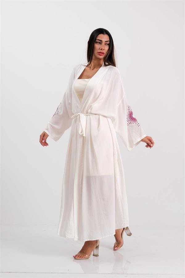 Beyaz Sırtı Ve Kolları Nakışlı Püsküllü Uzun Kimono