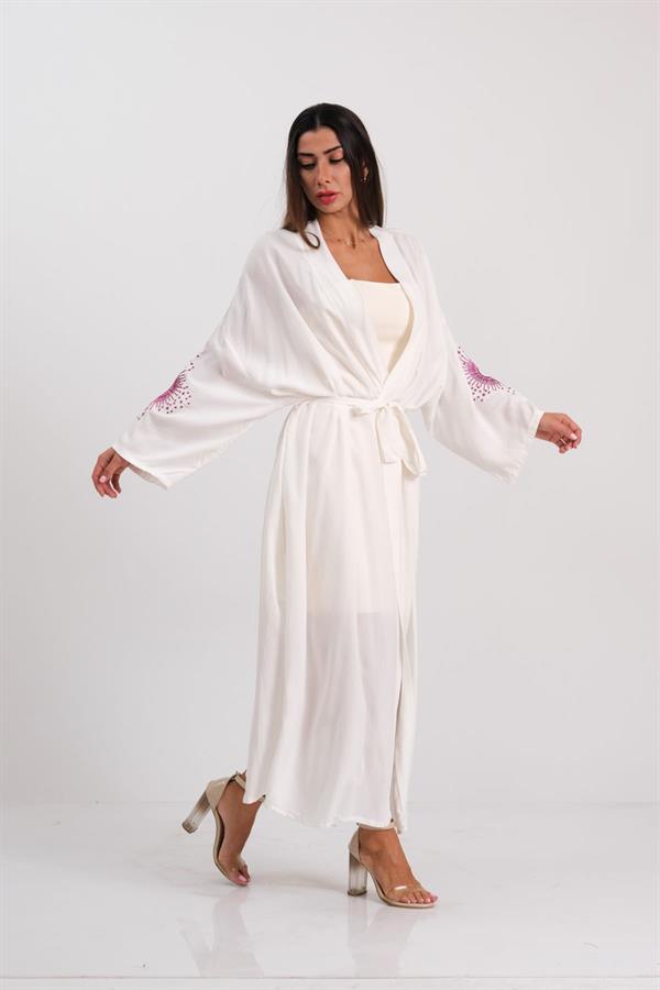Beyaz Sırtı Ve Kolları Nakışlı Püsküllü Uzun Kimono
