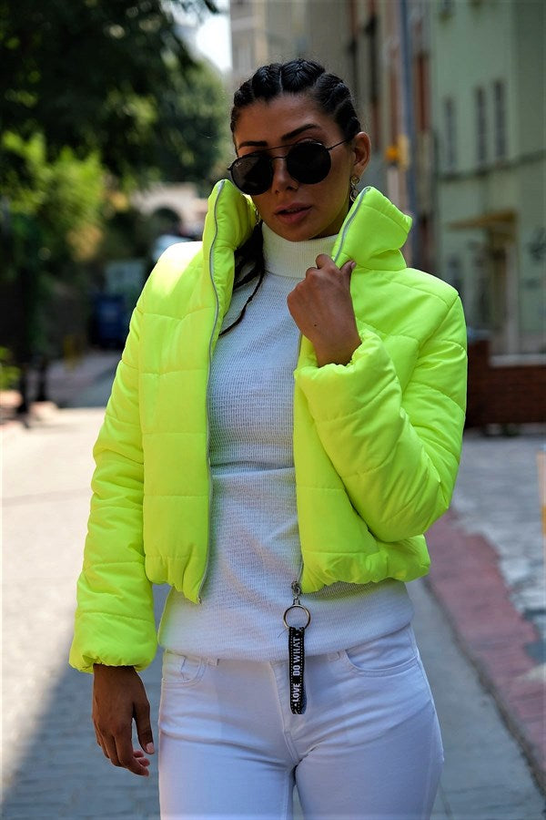 Neon Yeşil Dik Yaka Su Geçirmez Kısa Şişme Mont