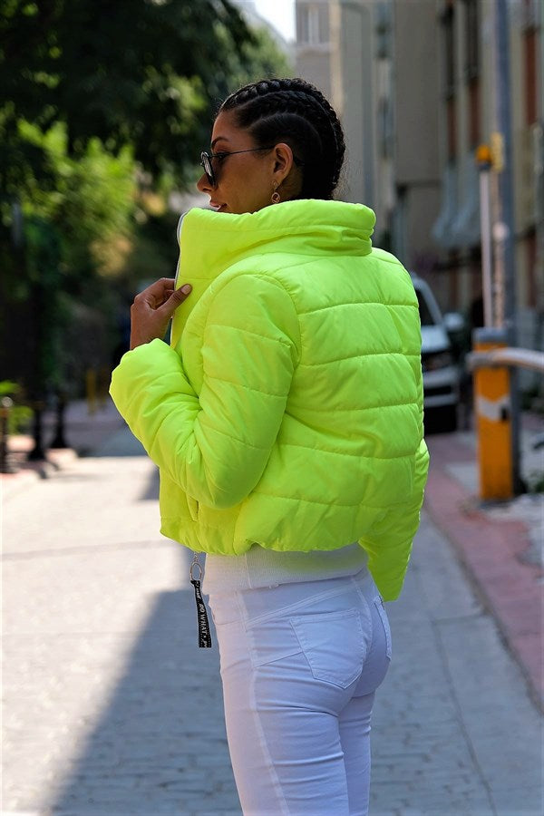Neon Yeşil Dik Yaka Su Geçirmez Kısa Şişme Mont
