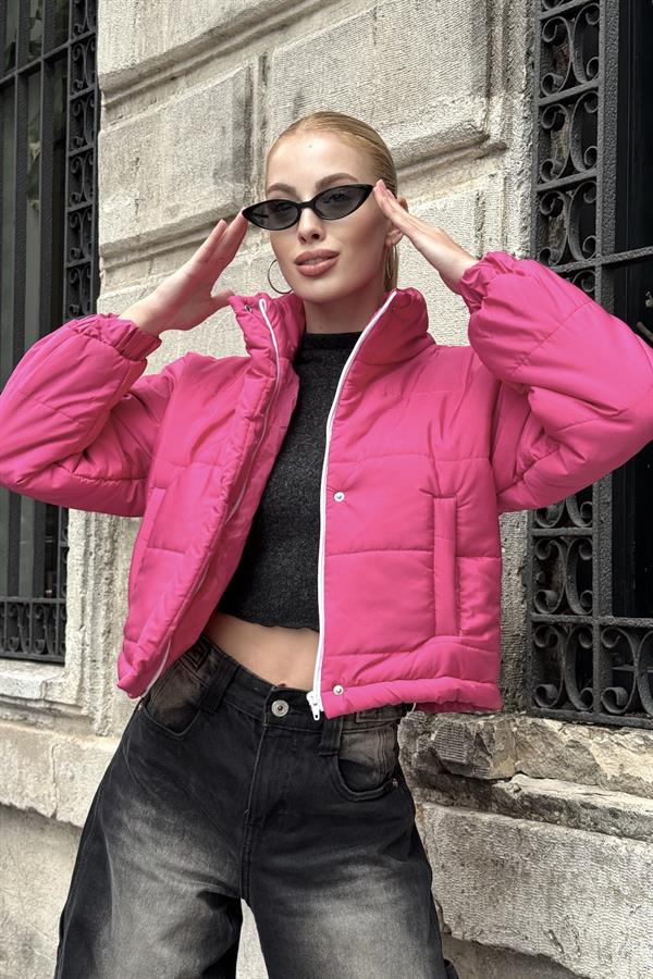 Pembe Dik Yaka Çıtçıtlı Fermuarlı Kısa Şişme Mont