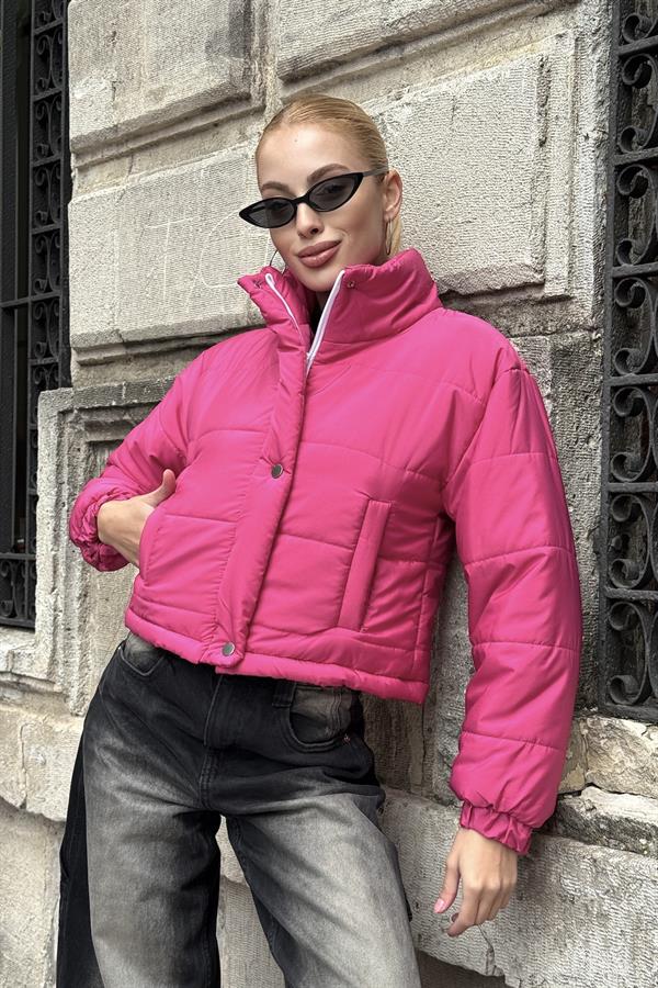 Pembe Dik Yaka Çıtçıtlı Fermuarlı Kısa Şişme Mont