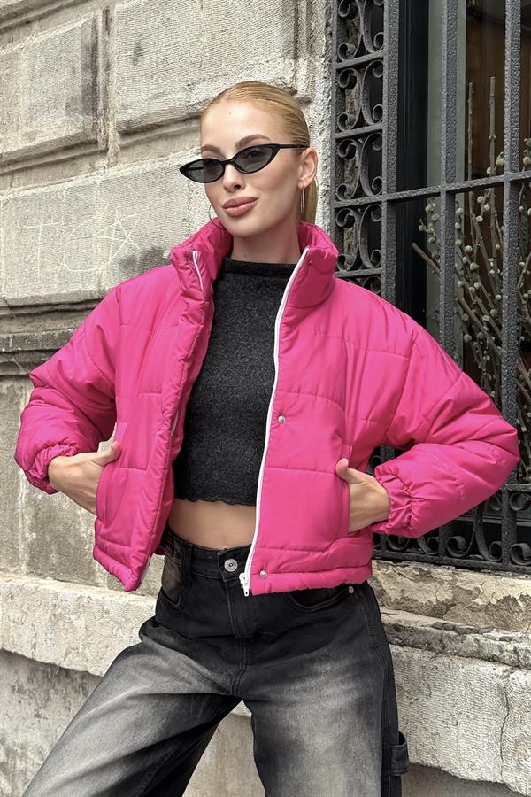 Pembe Dik Yaka Çıtçıtlı Fermuarlı Kısa Şişme Mont