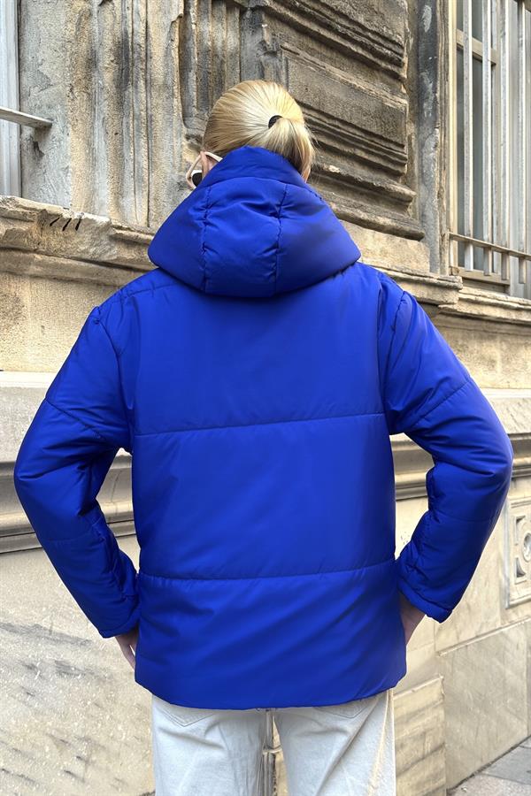 Saks Mavi Su Geçirmez Kapüşonlu Şişme Mont