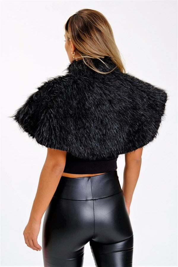 Siyah Broşlu Kürk Etol Bolero