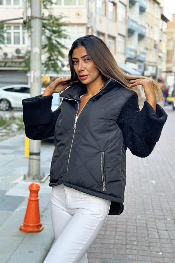 Siyah Dik Yaka Kolları Triko Cepleri Fermuarlı Şişme Mont
